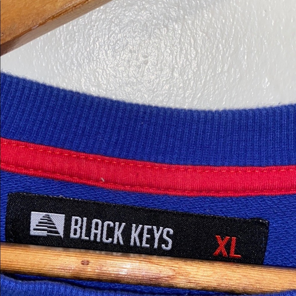 Sweatshirt - Picture 8 of 8
